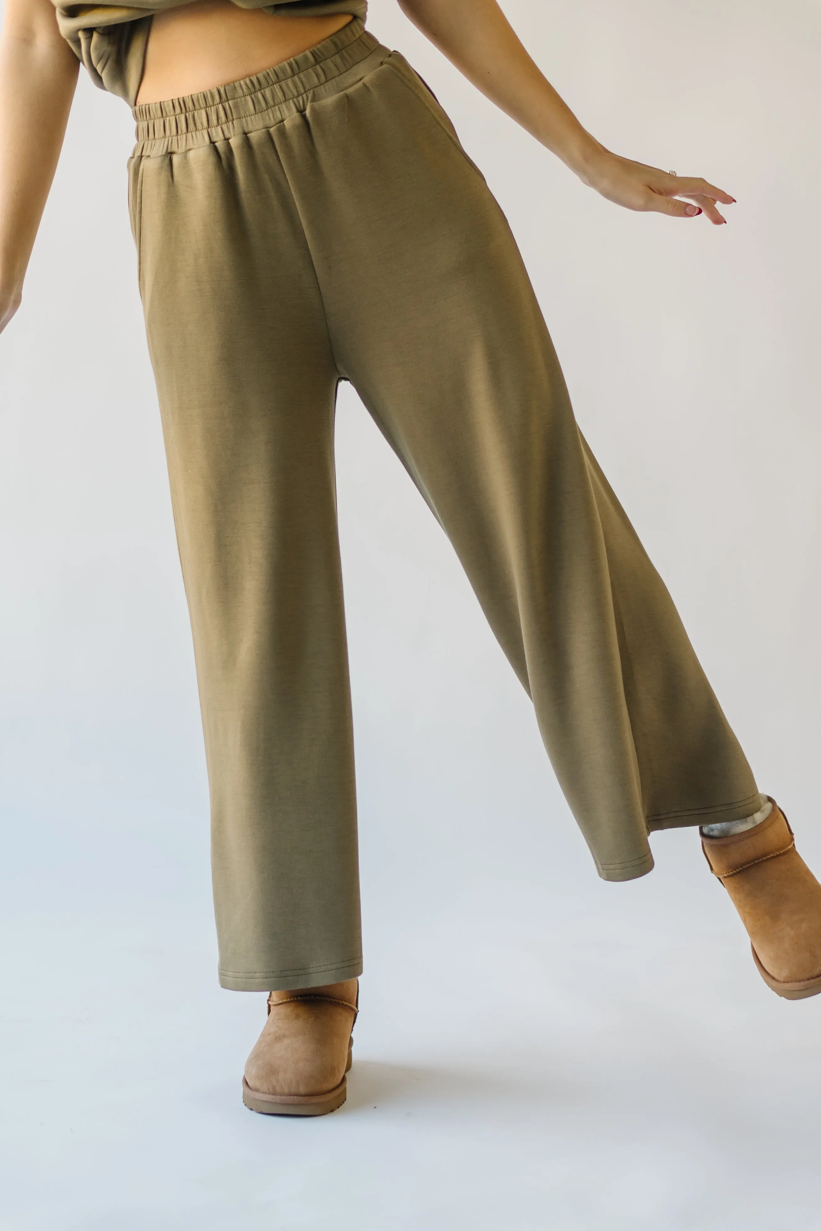 The Ronnie Basic Wide Leg Pant in Olive